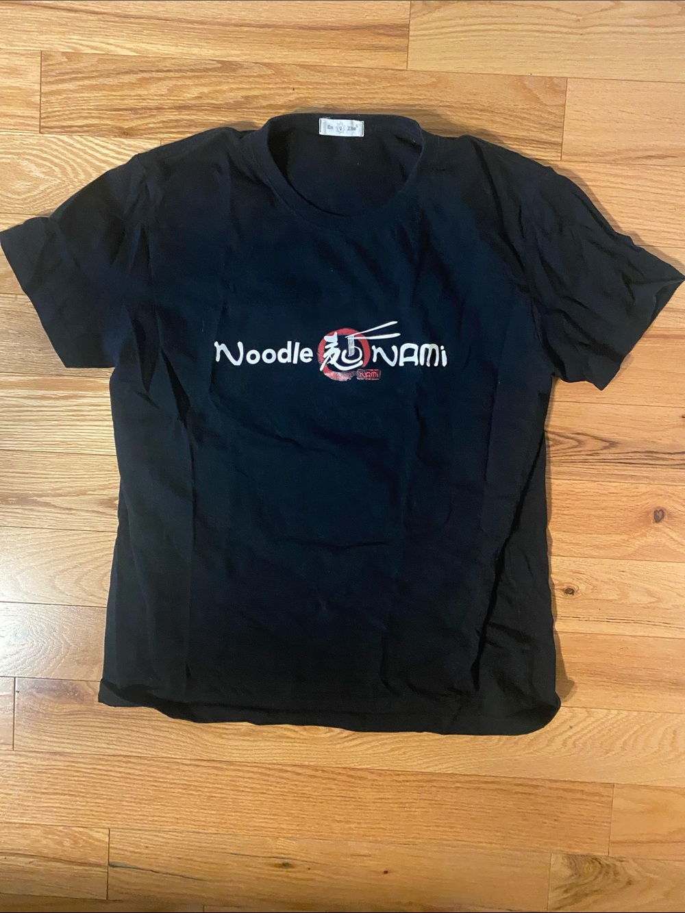 Noodle Nami Black tshirt size medium